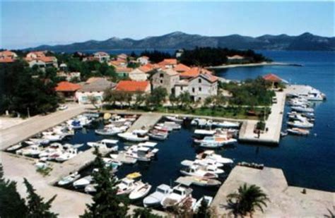 Yacht Charter Croatia - sailing yachts, catamaran, motor yachts/boats, Adriatic cruising Gulets ...
