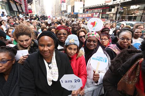 Milhares Marcham Pelas Ruas De Nova York Pedindo Igualdade De Gênero Onu Mulheres