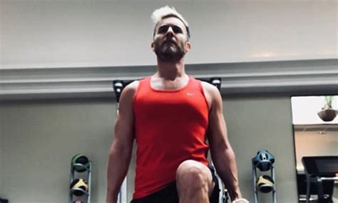 Gary Barlow Shows Off Toned Body In Gym Selfie