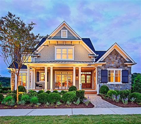 Craftsman House Plan With Photos