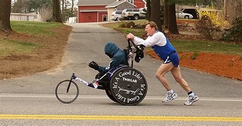Boston Marathon Icon Dick Hoyt Who Pushed Wheelchair Bound Son At The Race For Decades Dies