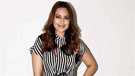 Happy Birthday Sonakshi Sinha From Weighing 95 Kg To Flaunting