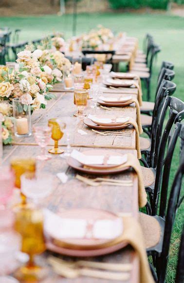 Pretty Ways To Dress Up Your Wedding Reception Tables Fab Mood Wedding Colours Wedding