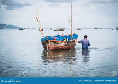 Local Fishermen Ban Bang Phra Is Getting On A Boat To Fish At Ban Bang