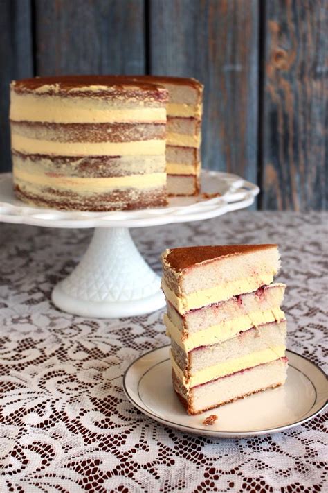 You can also change the flavor of this cake by using half and half of vanilla extract with lemon or almond extract. Kara's Perfect Vanilla Cake • Avalon Cakes