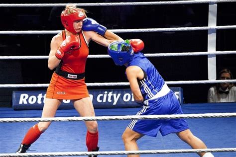 A Fight Over What Female Boxers Should Wear Wsj