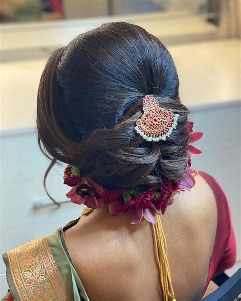 Top 81 Indian Bridal Hairstyles To Bookmark Right Away Wedbook Short Wedding Hair