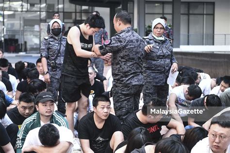 Ia menyediakan perkhidmatan kepada warganegara malaysia, penduduk tetap dan warganegara asing yang berkunjung ke malaysia. Operasi Bersepadu Jabatan Imigresen Malaysia