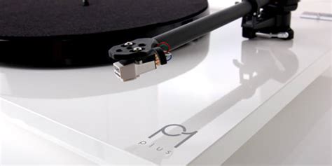 Rega Planar 1 Plus Turntable With Built In Phono Stage Dna Audio