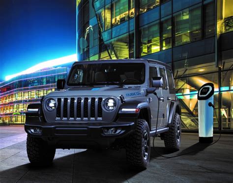 jeep wrangler xe plug  hybrid launched   hp  km electric
