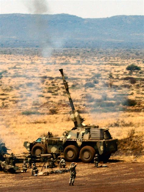 G6 Self Propelled Howitzer Photos Page 1