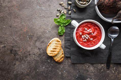 Блюдо дня: свекольный суп-пюре с козьим сыром - foodandmood.com.ua Картинка - Блюдо дня: свекольный суп-пюре с козьим сыром - foodandmood.com.ua