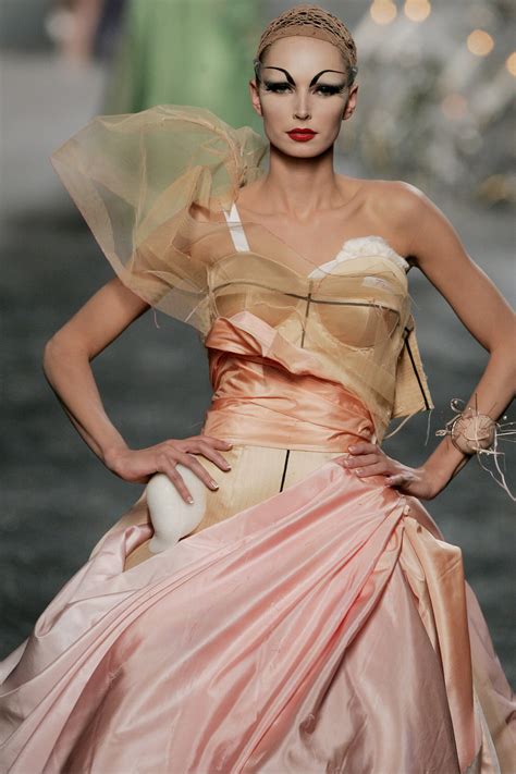 christian dior fall 2005 couture collection vogue fashion couture looks couture collection