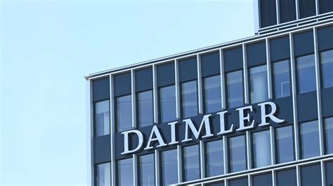 Auto Daimler Schickt Wieder Tausende Mitarbeiter In Kurzarbeit Zeit