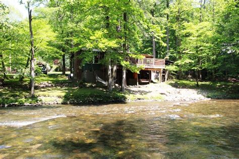 Our smoky mountain cabins and chalets are ideal for romantic honeymoons and anniversaries, family vacations, company retreats and class and family reunions. Riversong Cabin Rental | Pet friendly cabins, Smoky ...