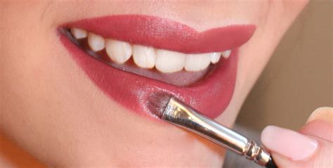 The Perfect Lipstick Application Healthy B Daily