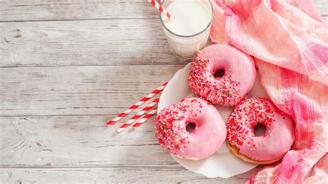 Pink Donut Wallpapers Top Free Pink Donut Backgrounds Wallpaperaccess