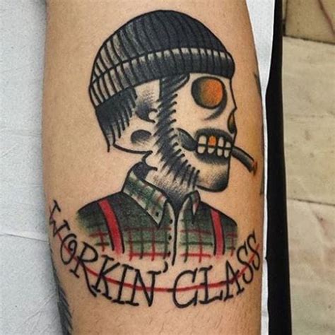 Esecuzione tatuaggio allo studio di john. 15 Strong Working Class Inspired Tattoos | Traditional ...