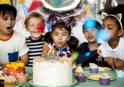 group-of-kids-celebrate-birthday-party-together-aikido-by-the-bay