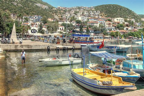 A líra mentheti meg a török turizmust