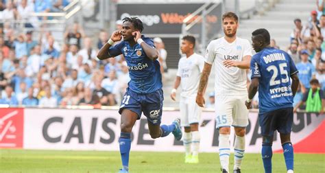 Footendirect.com vous aide dans vos paris sportifs sur om reims avec des pronostics, les meilleures cotes, les compos. OM - Reims : Les Marseillais terrassés à domicile