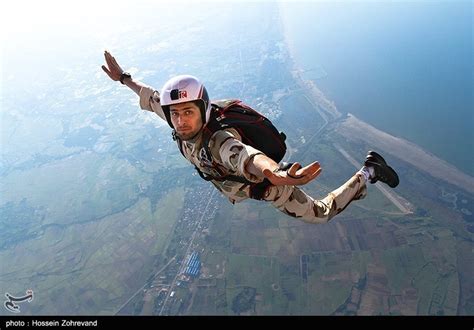 Photos Free Fall Skydiving Exercises By Iranian Basij Forces
