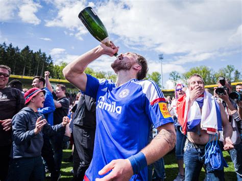 Check spelling or type a new query. 3. Liga » News » DFL gratuliert MSV und Kiel zum Aufstieg