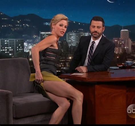 Pop Minute Julie Bowen Legs Jimmy Kimmel Live Photos Photo