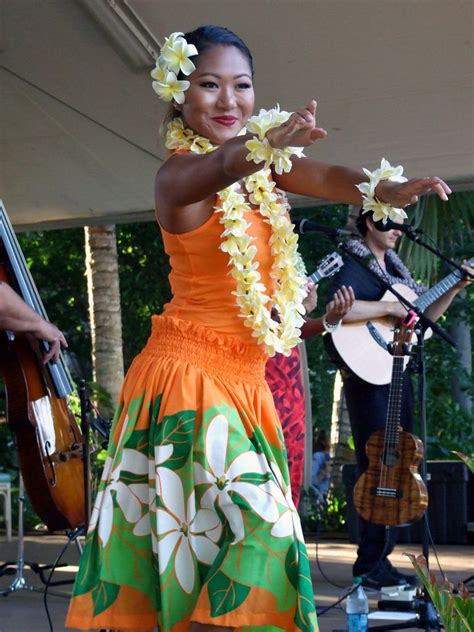 Hawaiian Traditional Dance Photos