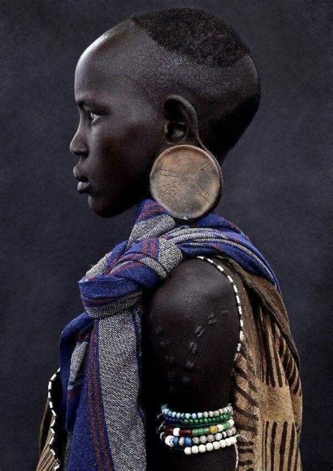 pin de solanyi esteban en faces and faces tribus africanas etnias africanas arte de áfrica y