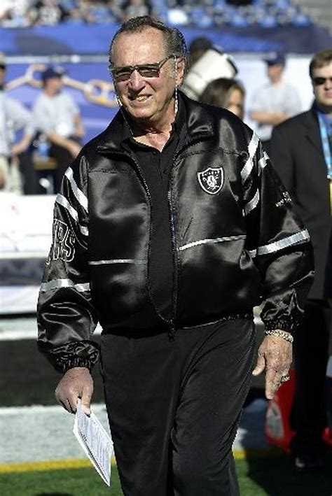 Oakland Raiders Owner Al Davis Dies At 82