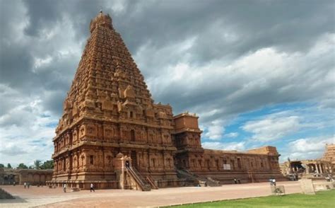 10 Most Famous Historical Monuments Of India