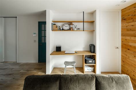 변경 생활의 마왕, 전생해서 최강의 마술사가 되다. リビング内に配線を隠す工夫をした造作PCカウンター ...