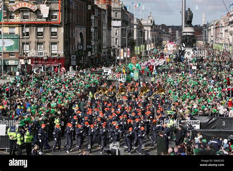 Customs And Traditions St Patricks Day Dublin Thousands Gather