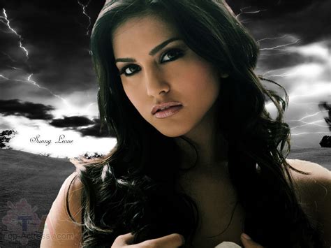 Sunny Sunny Leone Wallpaper Fanpop