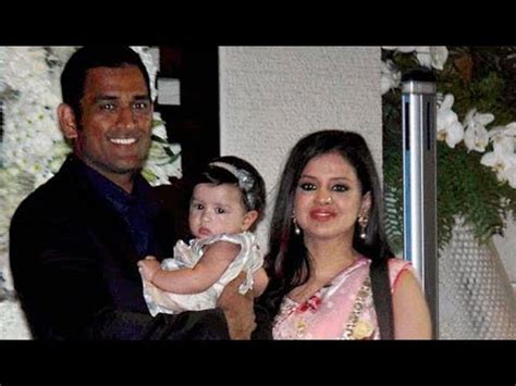 While sushant was recording the video, one of the sisters is heard saying, this is mahendra singh dhoni, my brother has become mahendra singh dhoni. and another sister said, we are so proud of him. shweta shared the video as ms dhoni on saturday announced his retirement from the international cricket. Mahendra Singh Dhoni daughter photos - Ziva Dhoni 2018 [HD ...