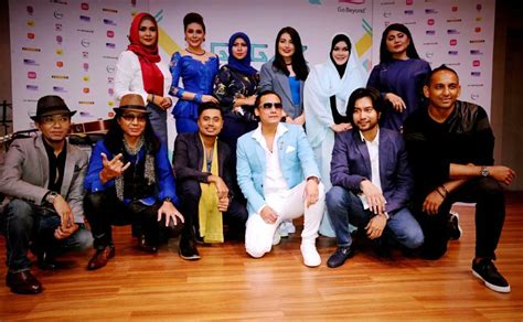 Gegar vaganza ialah sebuah rancangan televisyen realiti muzik malaysia terbitan astro yang menyaksikan penyanyi profesional lama atau berpengalaman dalam industri muzik di malaysia bersaing dalam satu pertandingan nyanyian. Senarai Lagu Gegar Vaganza 2017 Separuh Akhir - NIKKHAZAMI.COM