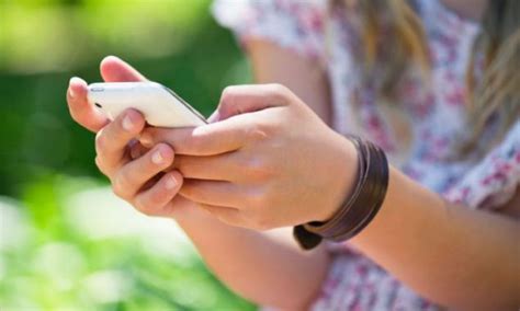 Teens Texting More Than 100 Times A Day Likely To Be Having Sex Daily Mail Online