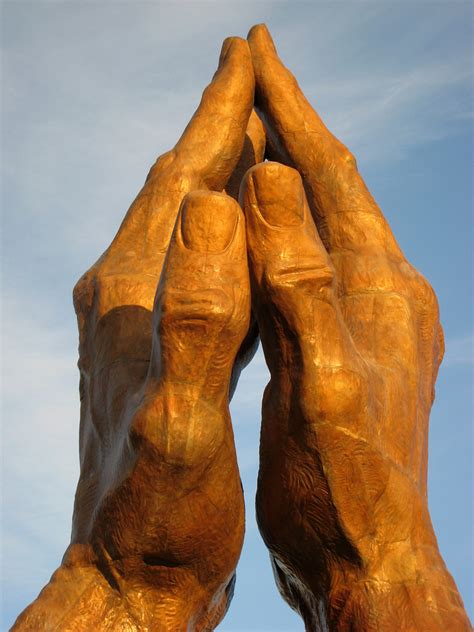 Praying Hands A 30 Ton 60 Ft Tall Bronze Statue At Oral Flickr