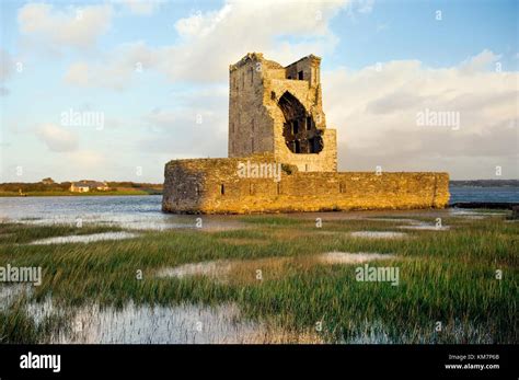 Carrigafoyle Castle Hi Res Stock Photography And Images Alamy