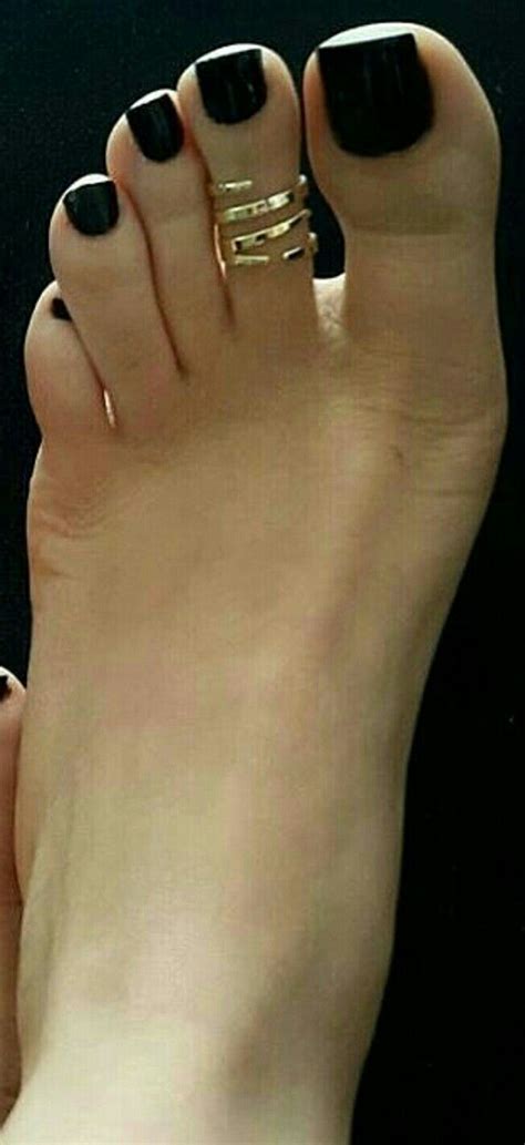 I Adore This Toe Ring Pretty Toes Toe Rings Beautiful Toes