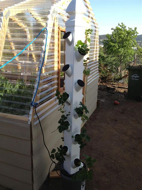 However, there is a good hydro setup out there for everyone. Vertical Hydroponic Garden: How to Build Your Own ...