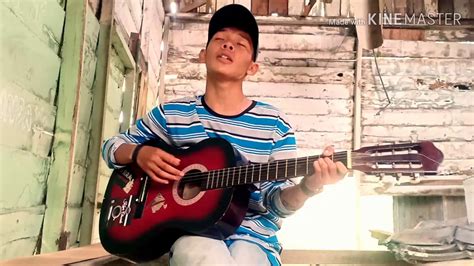 Website yang berisi kumpulan chord (akord) / kunci gitar mudah dan dasar beserta lirik lagu indonesia maupun mancanegara. Lagu seberkas sinar - YouTube