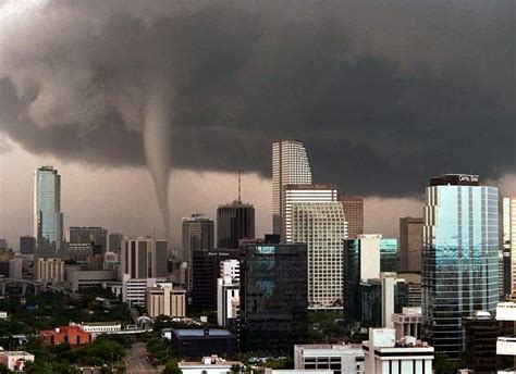40° 36° 32° 28° 24° may. File:Tornado miami.jpg - Wikimedia Commons