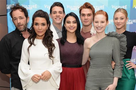 Riverdale Cast Pays Tribute To Luke Perry After Sudden Passing