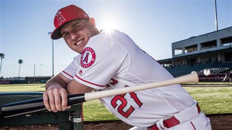 Mike Trout Driving Range Blast At Top Golf Wows Twitter