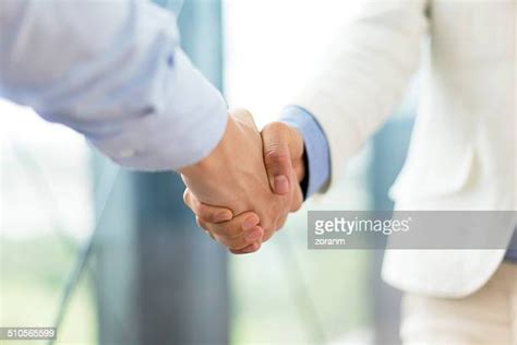 Grip Handshake Photos And Premium High Res Pictures Getty Images