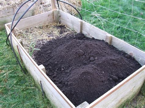 Living Simply Living Well Soil Structure For Raised Beds