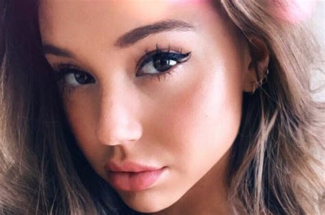 Alexis Ren Instagram Bombshell Flashes Perky Booty As She Unzips Dress Daily Star