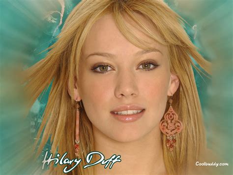 It picks up on mainstream trends, particularly those spearheaded by avril lavigne, but turns them light and sweet, making for a very good modern bubblegum album. Play Backs Hilary Duff ~ Play Back & Cia